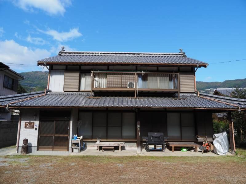 四国旅行のhub拠点 古民家ゲストハウス Heso Camp Miyoshi  Exterior foto