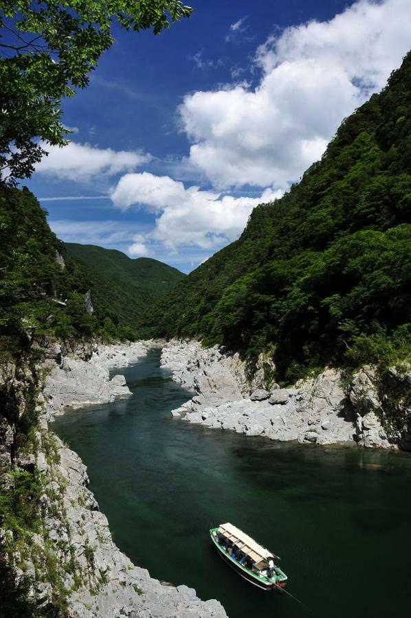 四国旅行のhub拠点 古民家ゲストハウス Heso Camp Miyoshi  Exterior foto